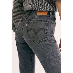 Levi’s Wedgie Icon Fit Bite My Dust sz28